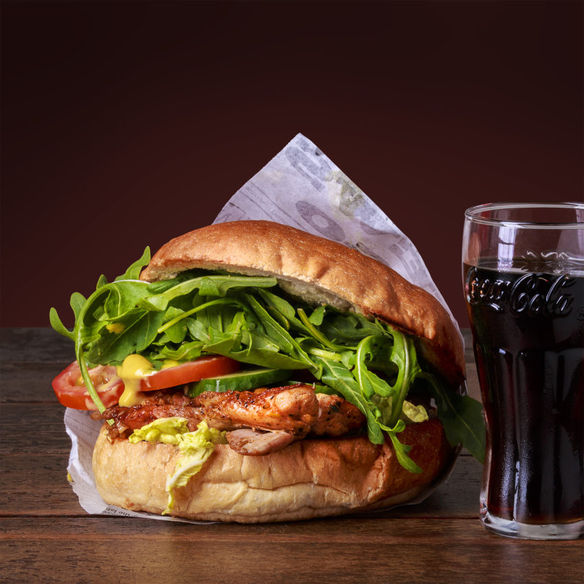 Burger comared to a glas of cola